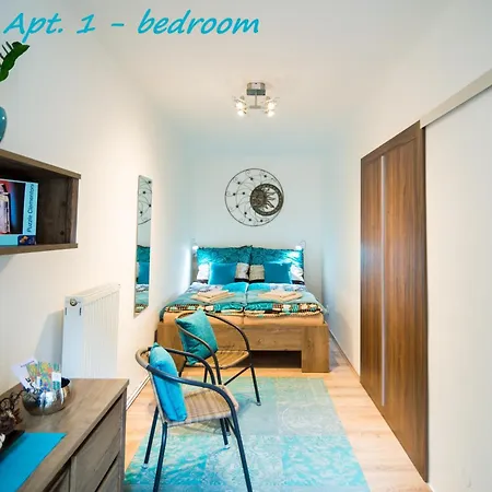 Cozy Apartments With Terrace Near Prague Castle Exterior photo