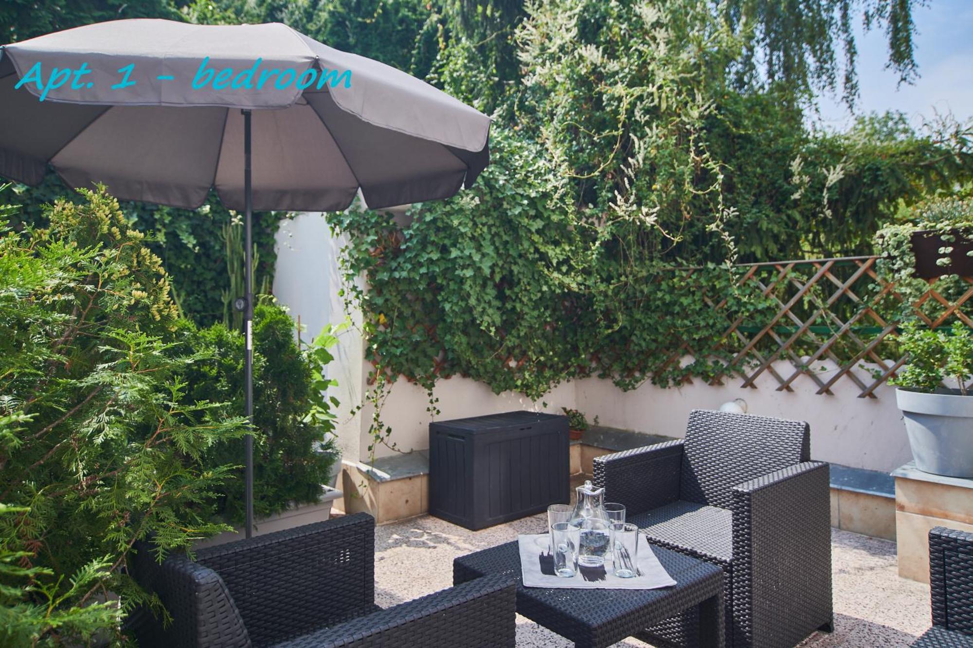 Cozy With Terrace Near Castle Апартаменты