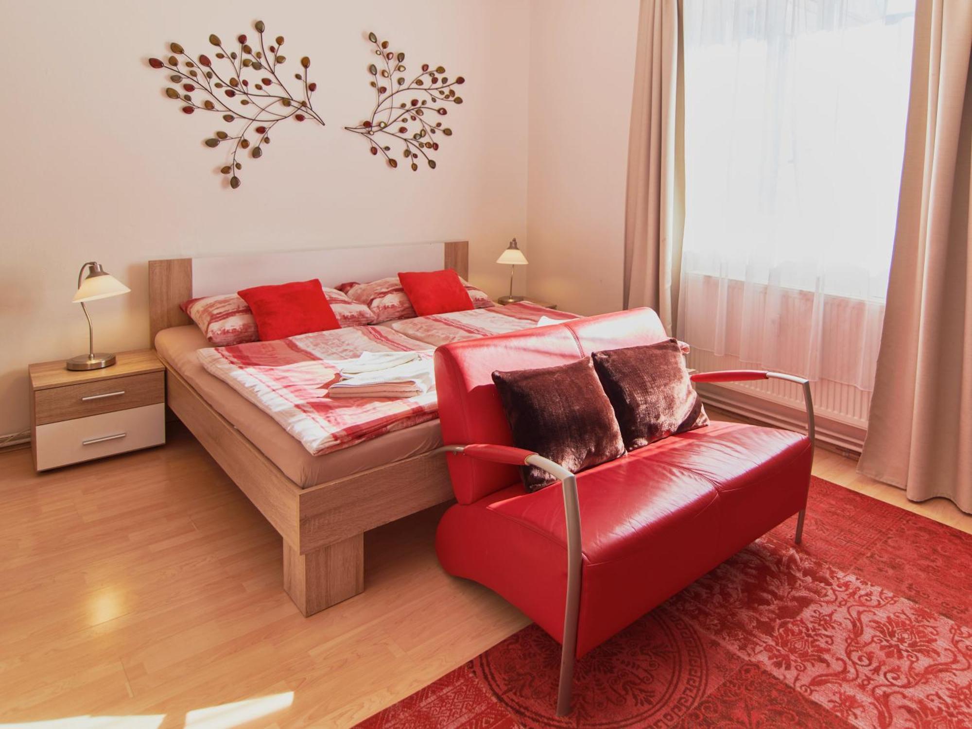 Cozy With Terrace Near Castle Апартаменты